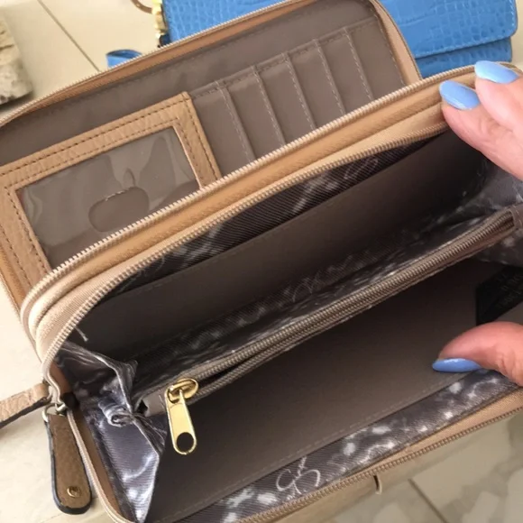 Jessica Simpson Tan Wallet with Floral Accents - Picture 5 of 8